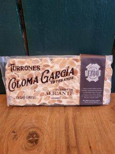 Turrо́n de Alicante